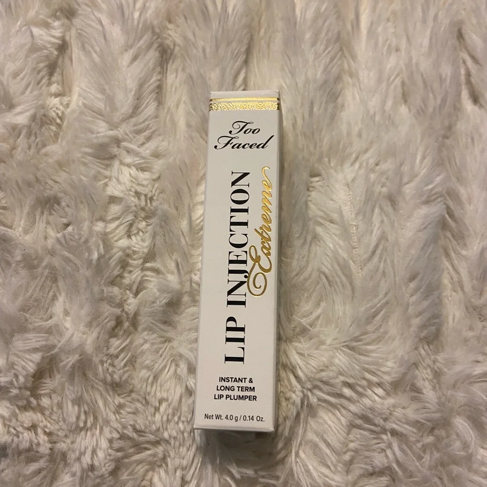 Too Faced Lip Injection Extreme - Picture 2 of 4